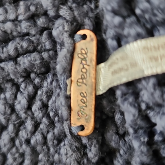 FREE PEOPLE cropped knit sweater Women's size small Blue - Picture 3 of 3
